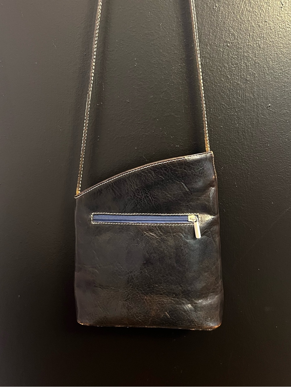 RARE 🔥 Vintage Valentino Guido Italian Leather Crossbody Bag - Picture 2 of 3